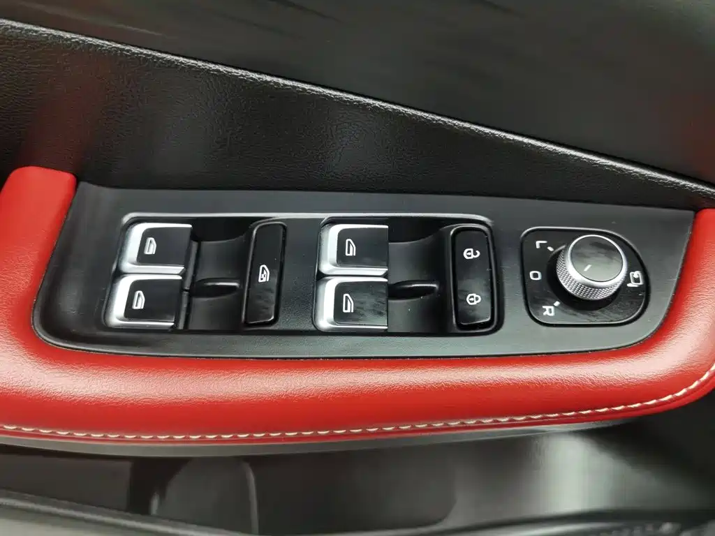 Geely Binyue — миниатюра 9