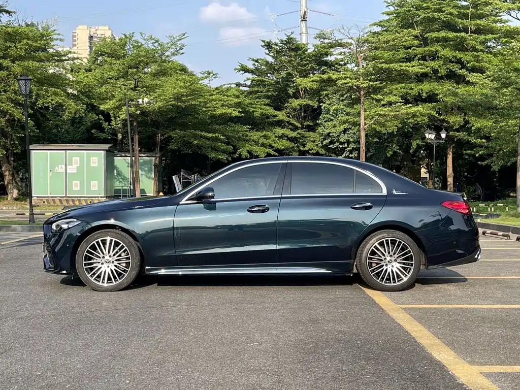 Mercedes-Benz C-Class — миниатюра 13