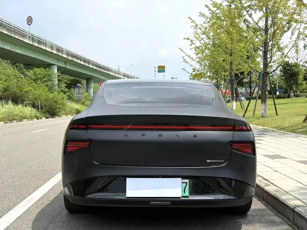 XPeng P7 — миниатюра 7