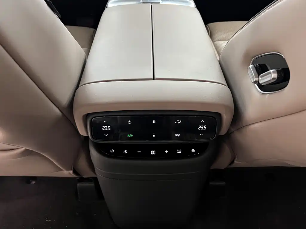 XPeng X9 — миниатюра 14