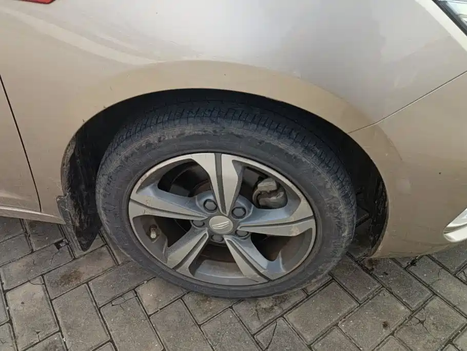 Geely Emgrand GL — миниатюра 6