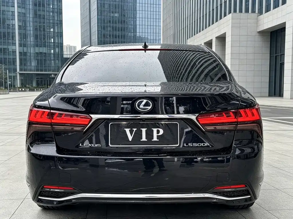 Lexus LS — миниатюра 8