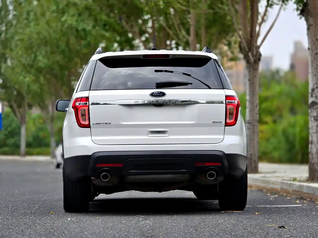 Ford Explorer (Import) — миниатюра 4