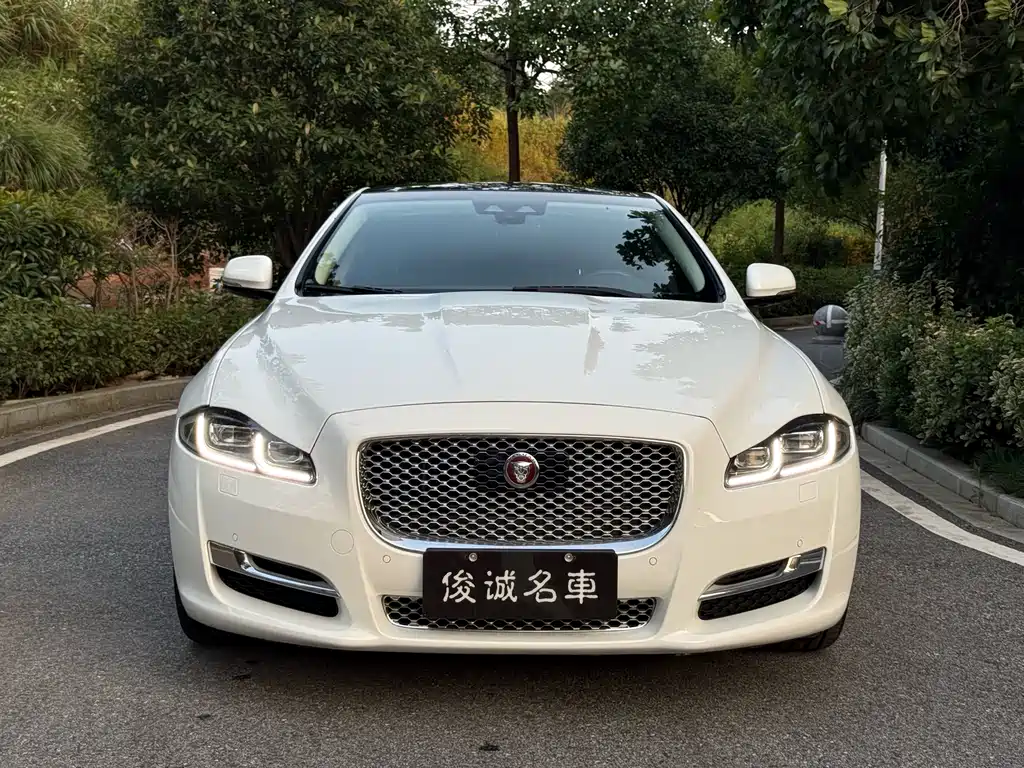 Jaguar XJ — миниатюра 2