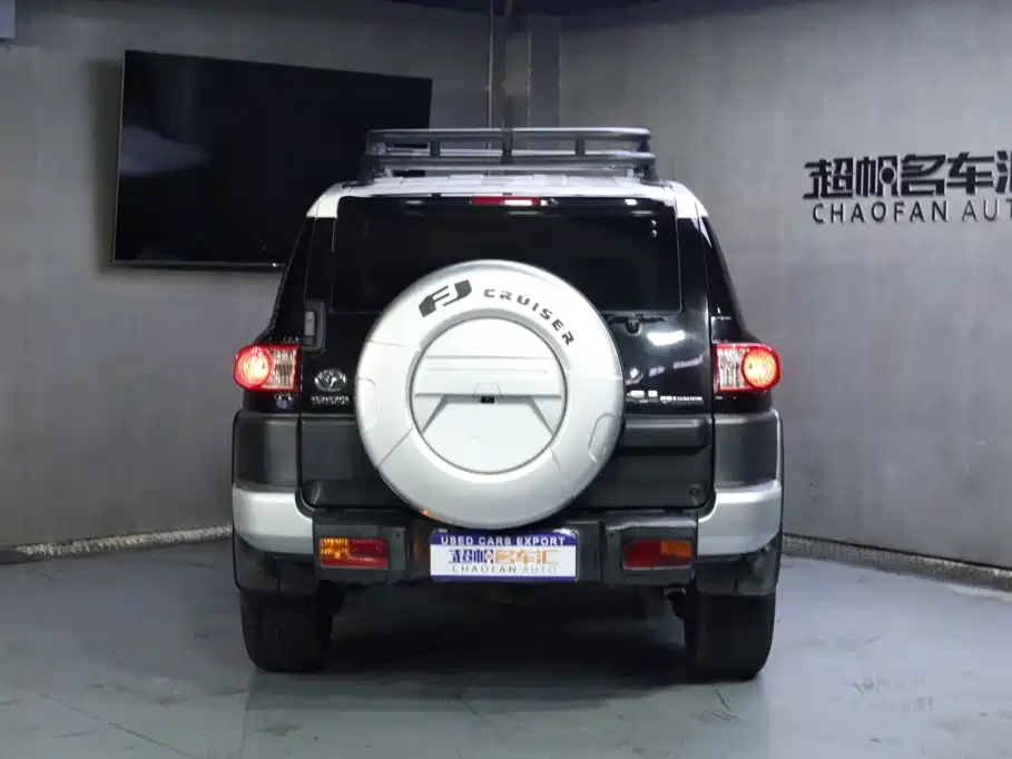 Toyota FJ Cruiser — миниатюра 4