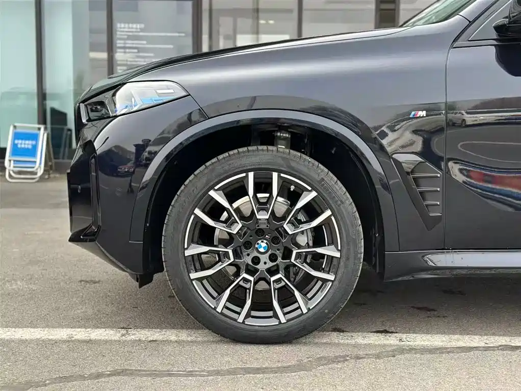 BMW X5 2025 xDrive 40Li M Sport