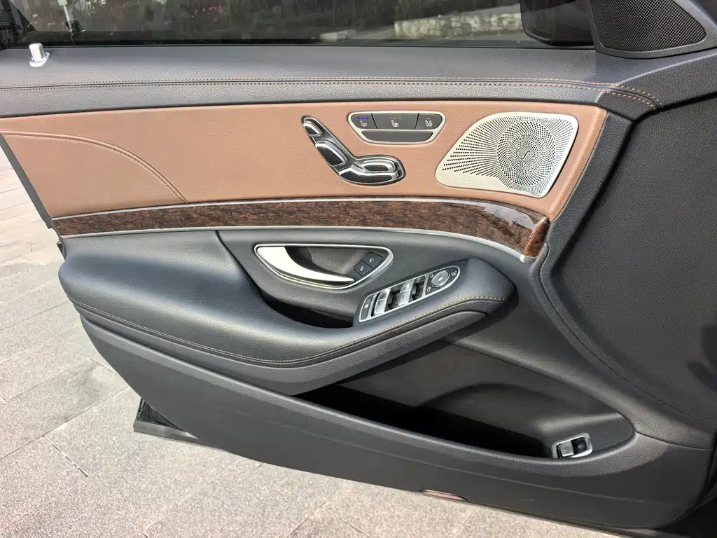 Mercedes-Benz S-Class — миниатюра 8