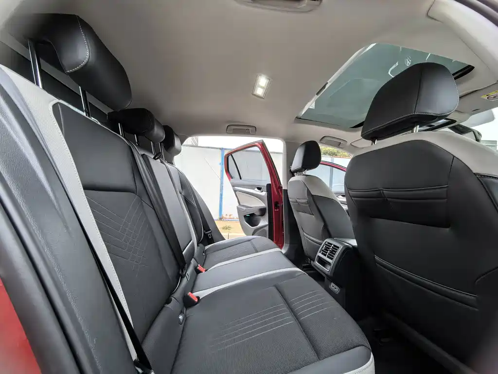Volkswagen Golf — миниатюра 8