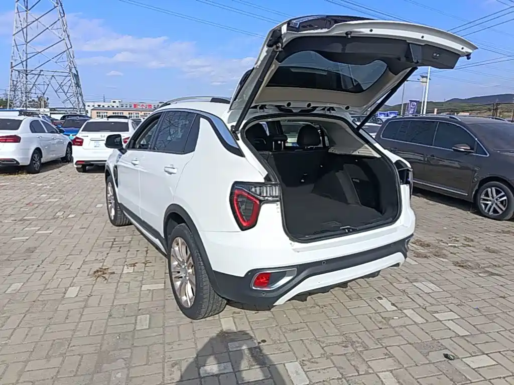Lynk & Co 01 — миниатюра 5