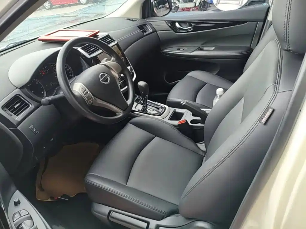 Nissan Tiida — миниатюра 15