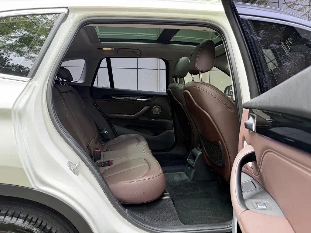 BMW X1 — миниатюра 6