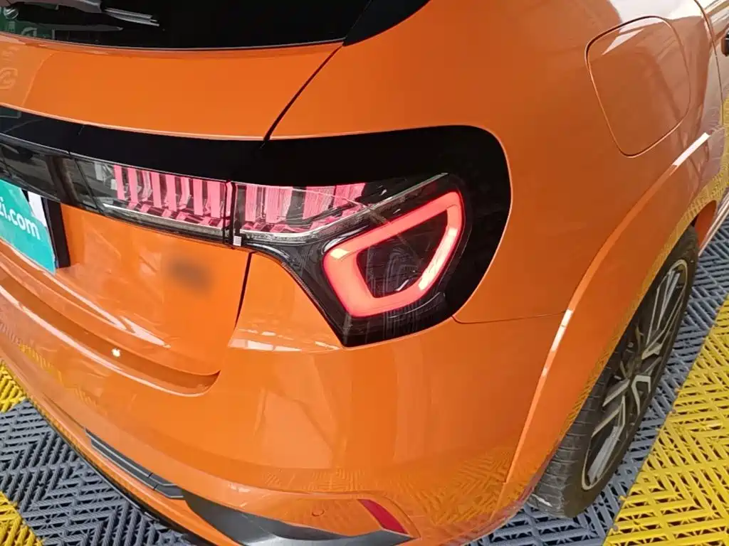 Lynk & Co 02 Hatchback — миниатюра 8