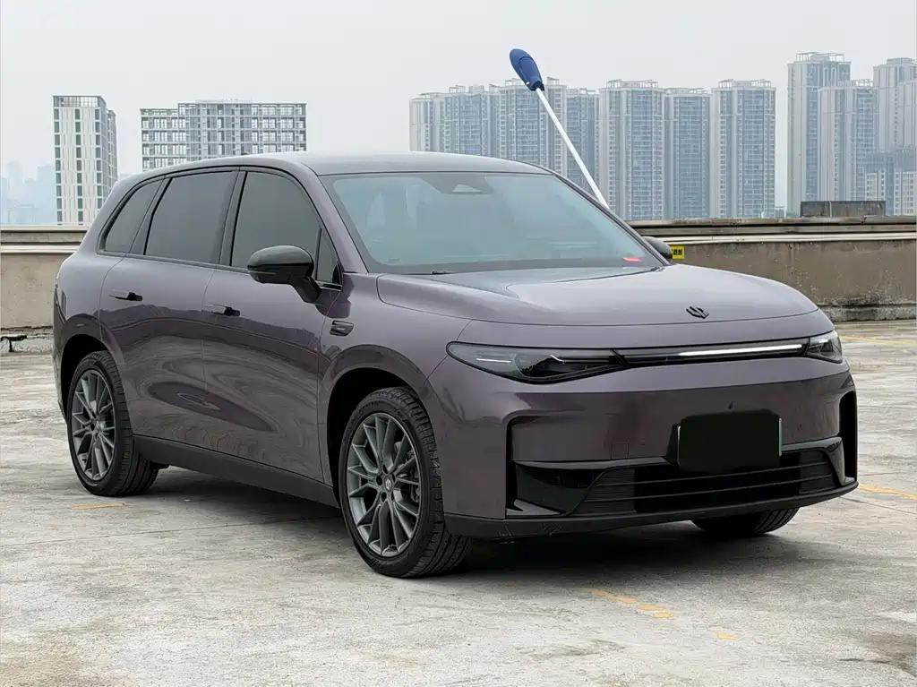 Leapmotor Leapmotor C10 — миниатюра 2
