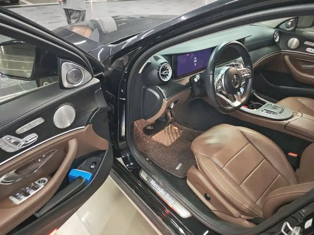 Mercedes-Benz E-Class — миниатюра 14