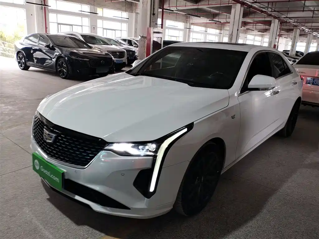 Cadillac CT4 2022