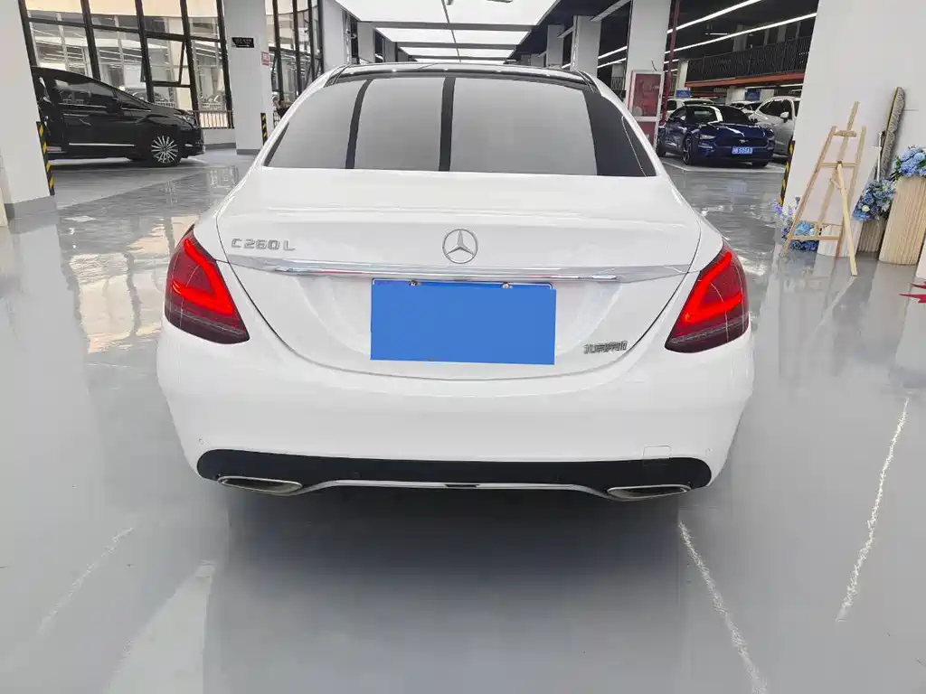 Mercedes-Benz C-Class — миниатюра 13