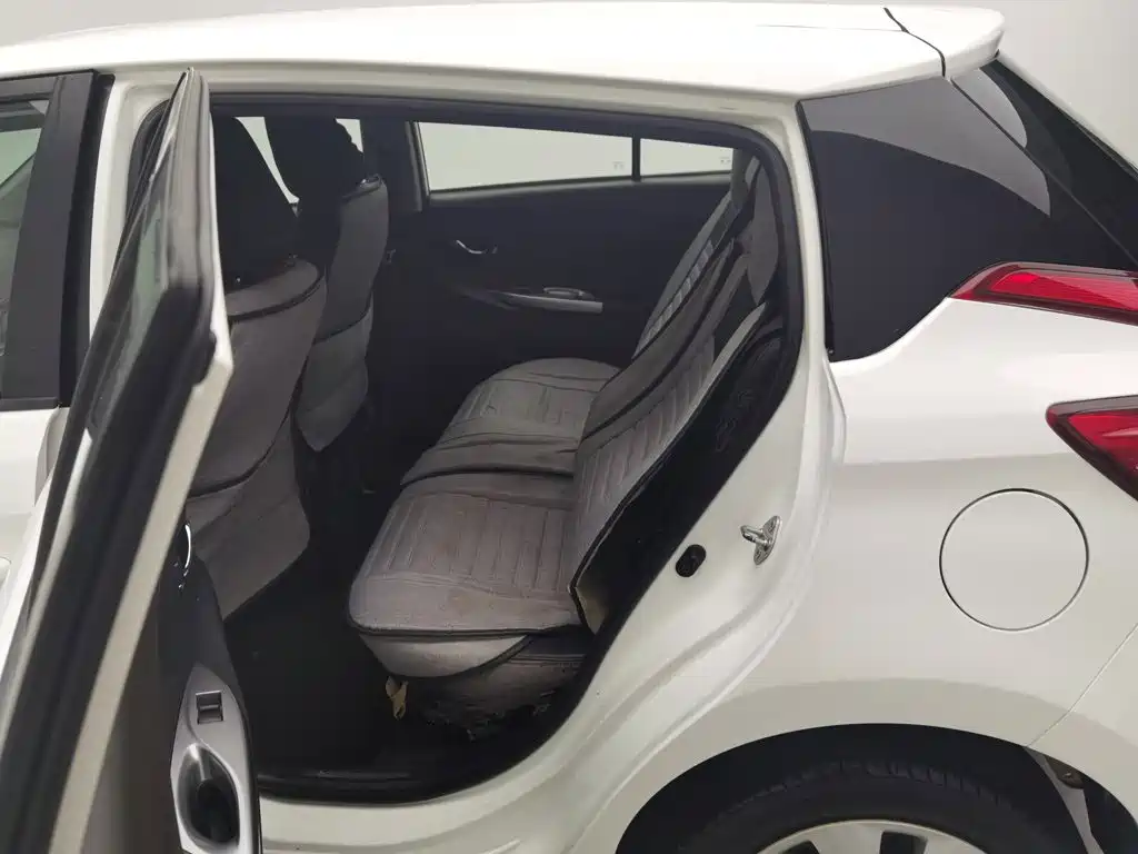 Toyota Yaris L — миниатюра 15