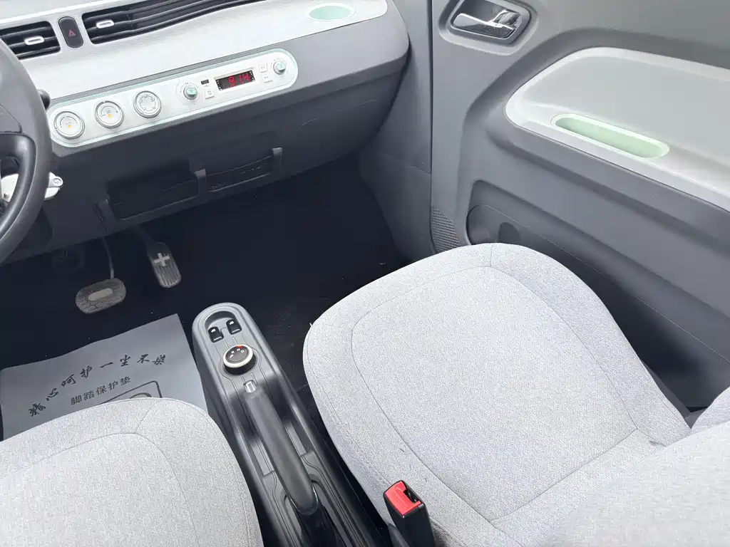 Wuling MINIEV — миниатюра 6