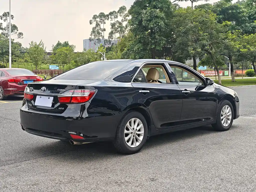 Toyota Camry — миниатюра 16