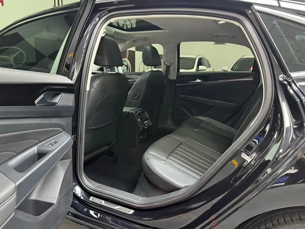 Volkswagen Passat — миниатюра 8