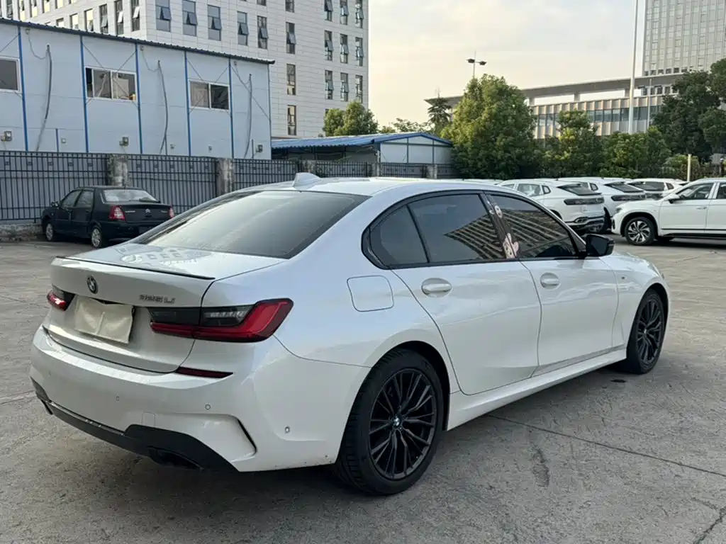 BMW 3 Series — миниатюра 13
