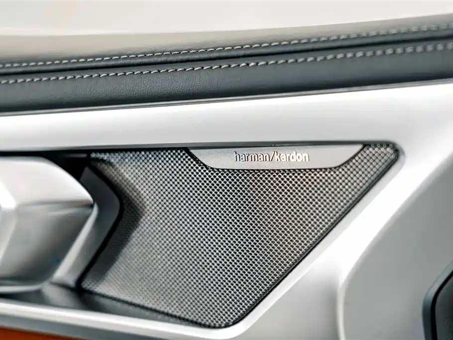 BMW 8 Series — миниатюра 16