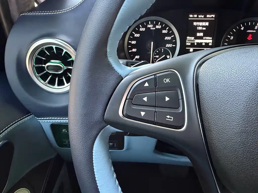 Mercedes-Benz Vito 2021 2.0T 7 мест