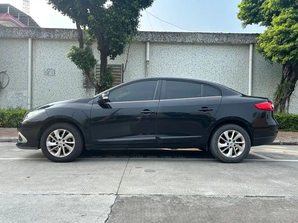Renault Fluence — миниатюра 4