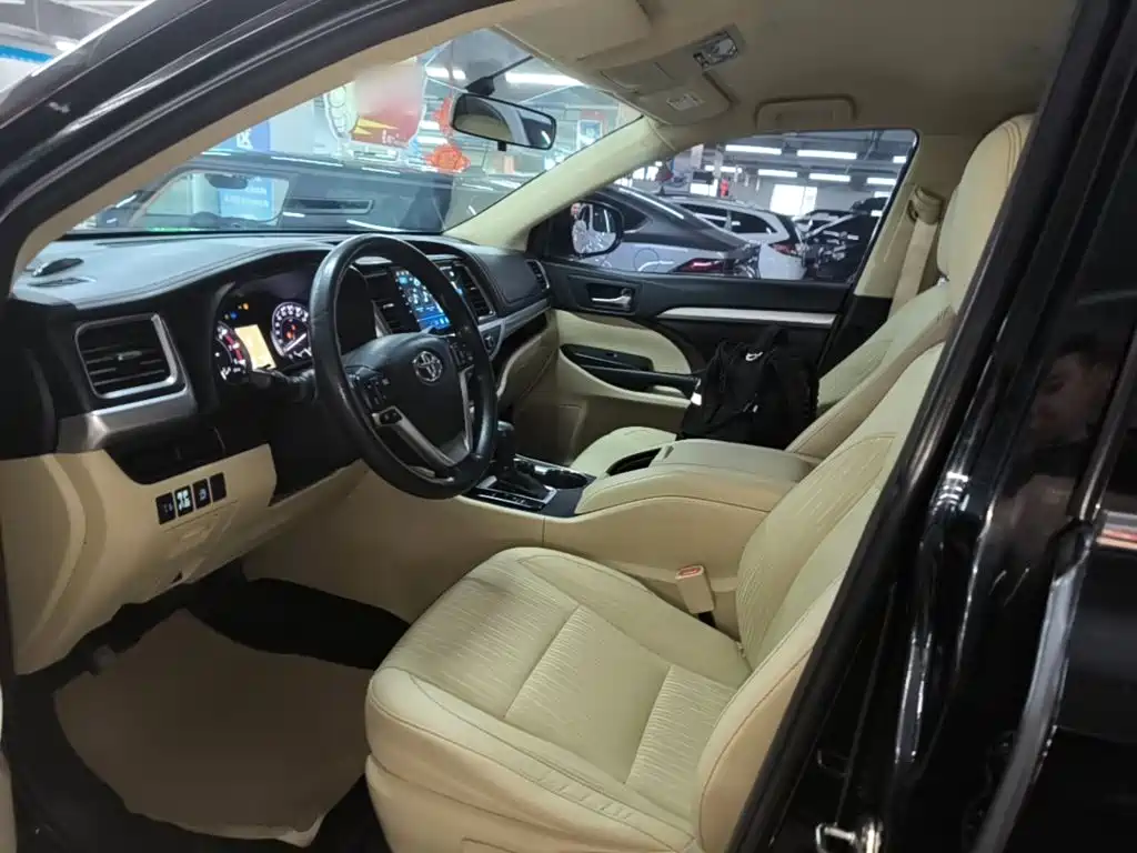 Toyota Highlander — миниатюра 15