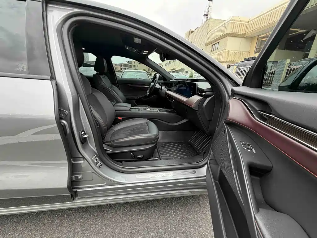 Ford Mondeo — миниатюра 6