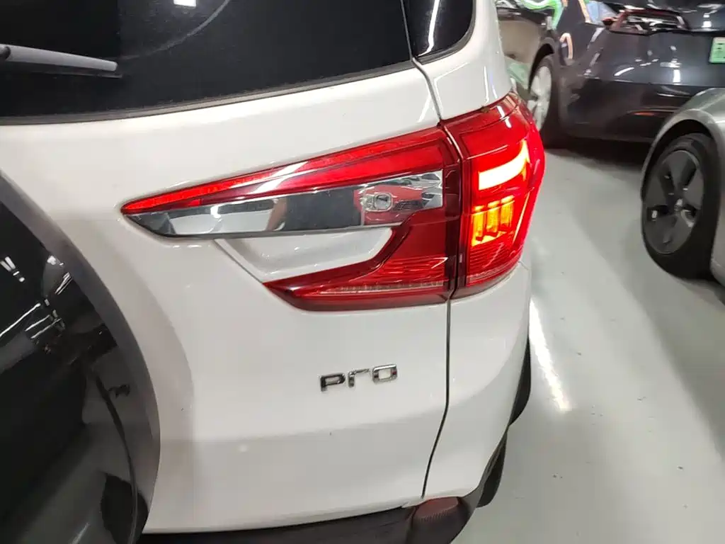 BYD Yuan Pro — миниатюра 8