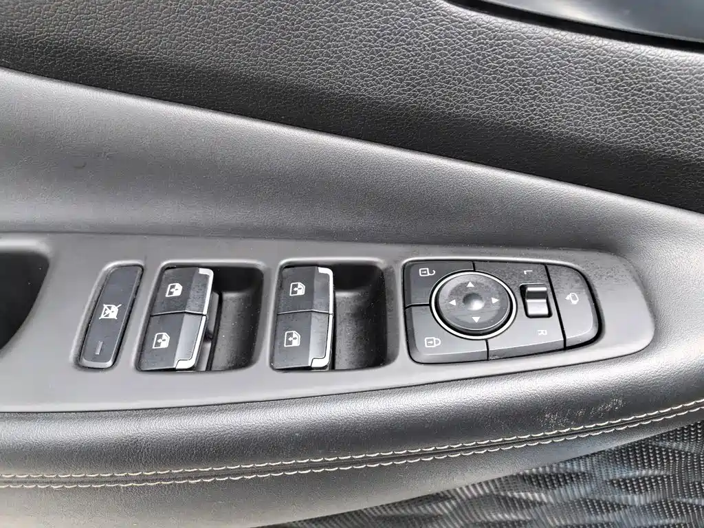 Hyundai Santa Fe — миниатюра 9