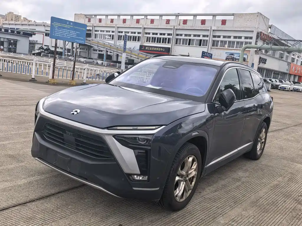 NIO ES8