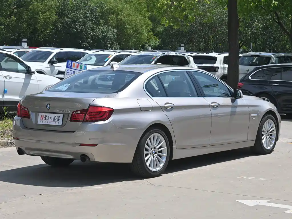 BMW 5 Series — миниатюра 5