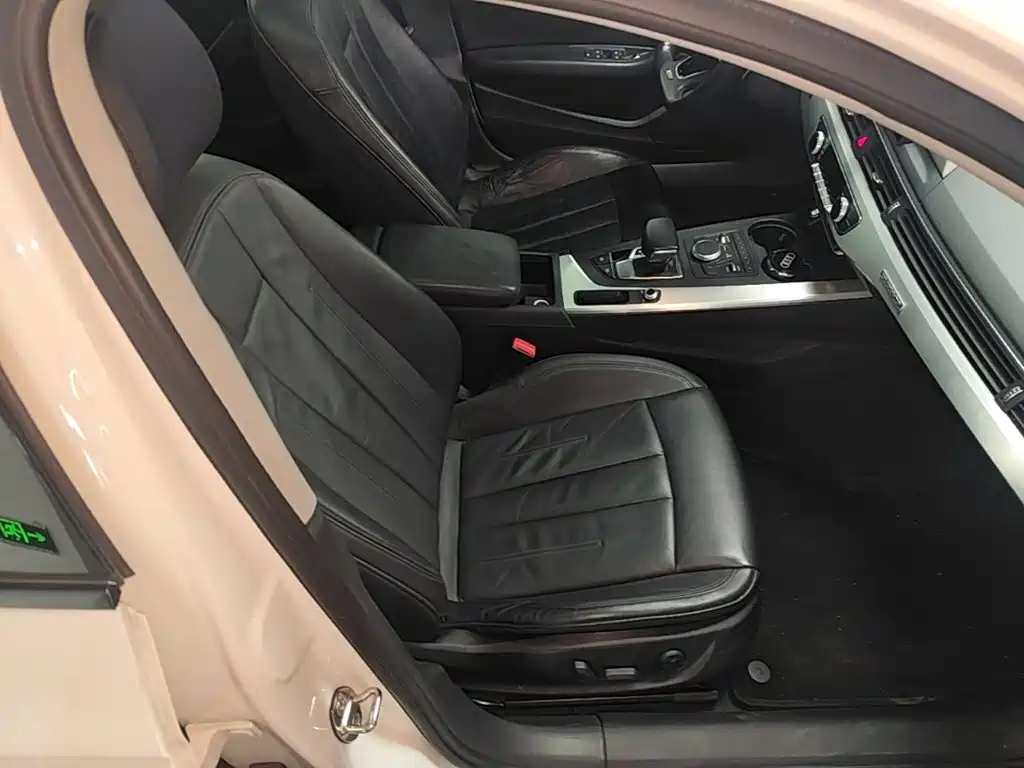 Audi A4L — миниатюра 25