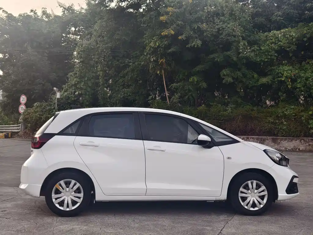 Honda Fit — миниатюра 4
