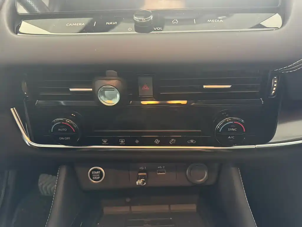 Nissan Qashqai - фото 14