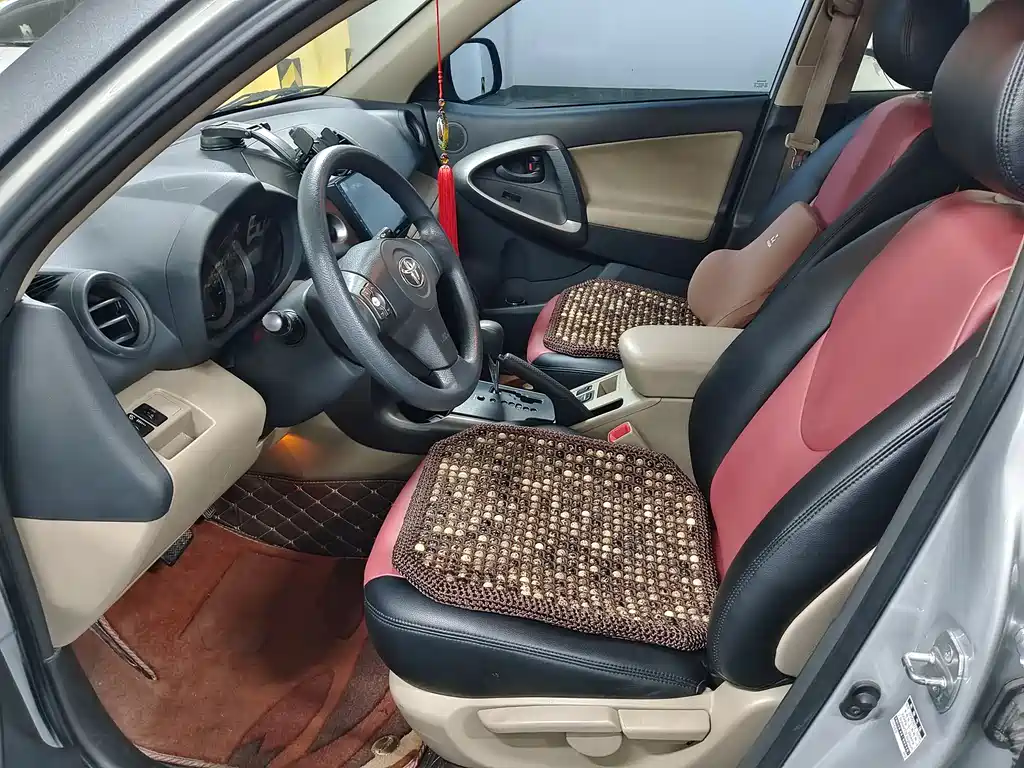 Toyota RAV4 2011 2.0L AT