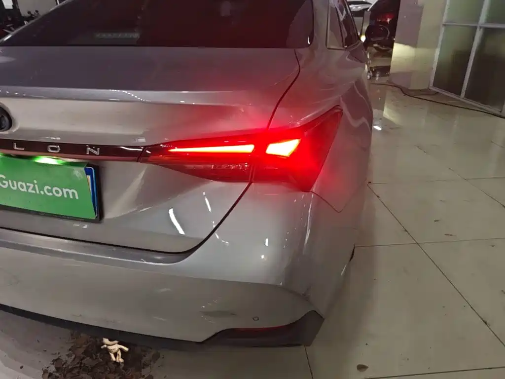Toyota Avalon — миниатюра 8