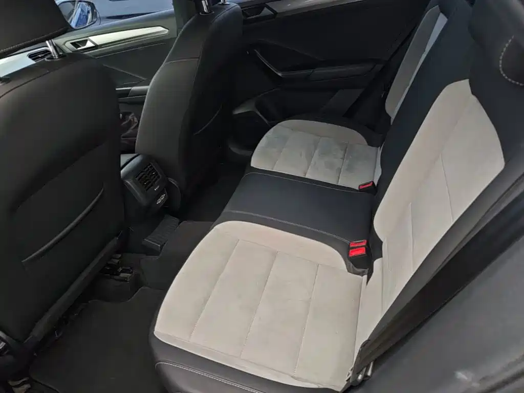 Volkswagen T-Roc — миниатюра 17