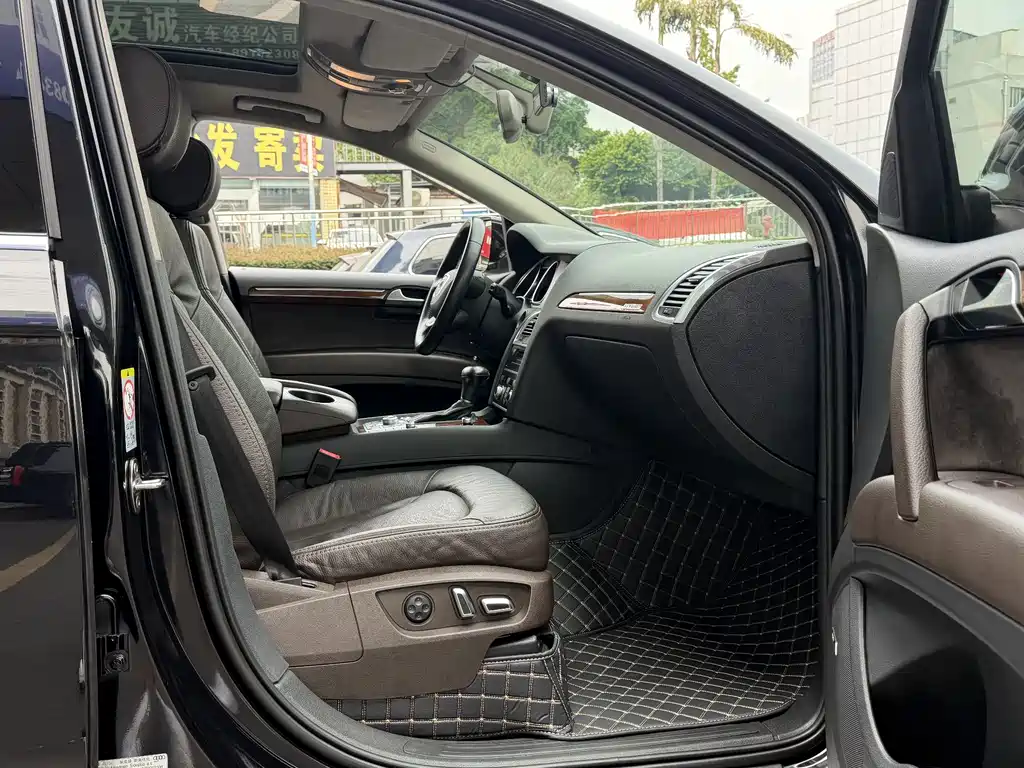 Audi Q7 — миниатюра 11