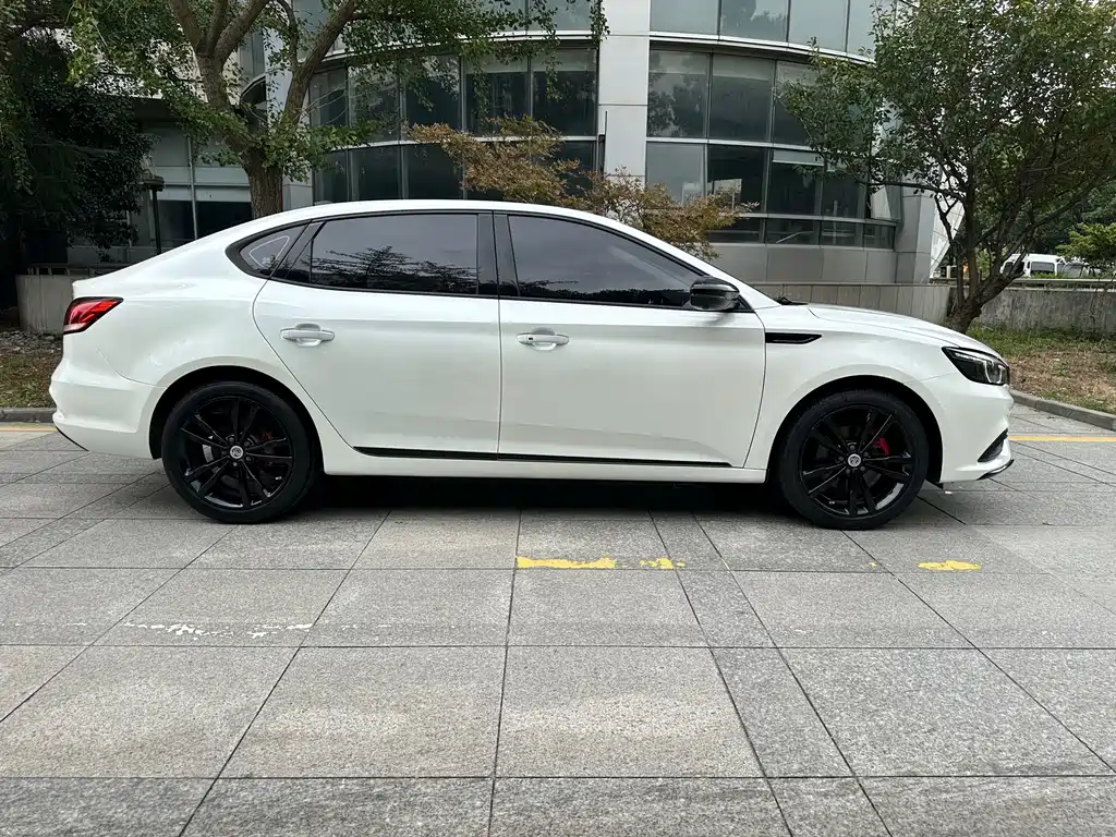 MG MG6 — миниатюра 8