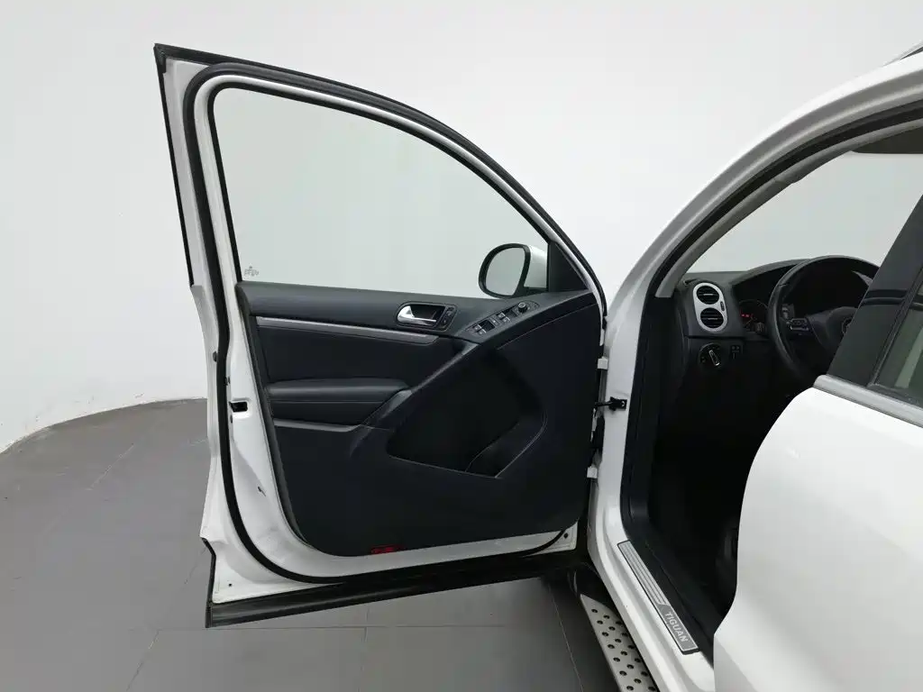 Volkswagen Tiguan — миниатюра 8