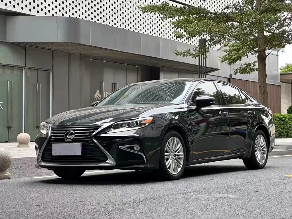 Lexus ES 2018