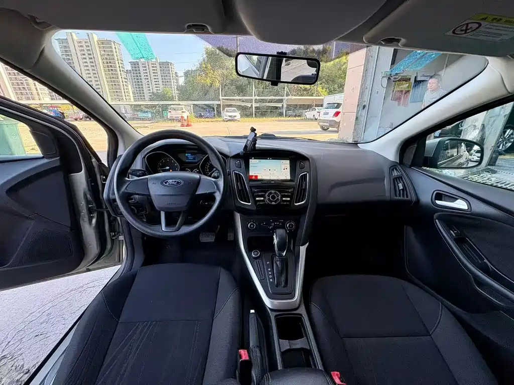 Ford Focus — миниатюра 8