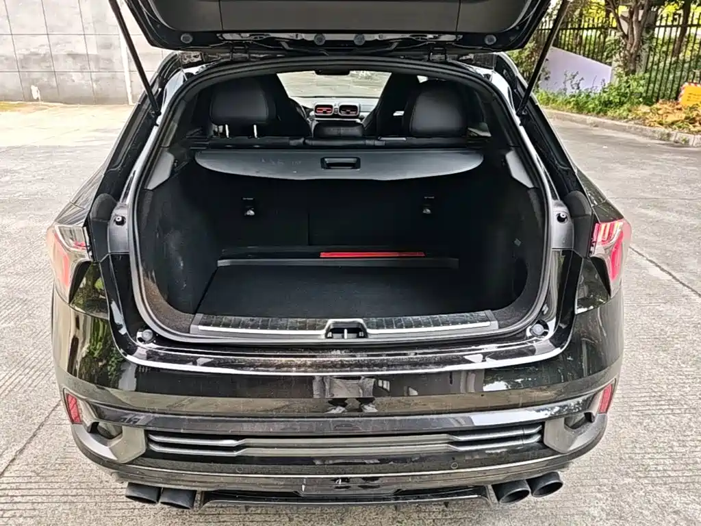 Lynk & Co 02 Hatchback — миниатюра 19