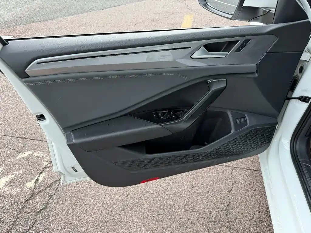 Volkswagen Sagitar — миниатюра 6