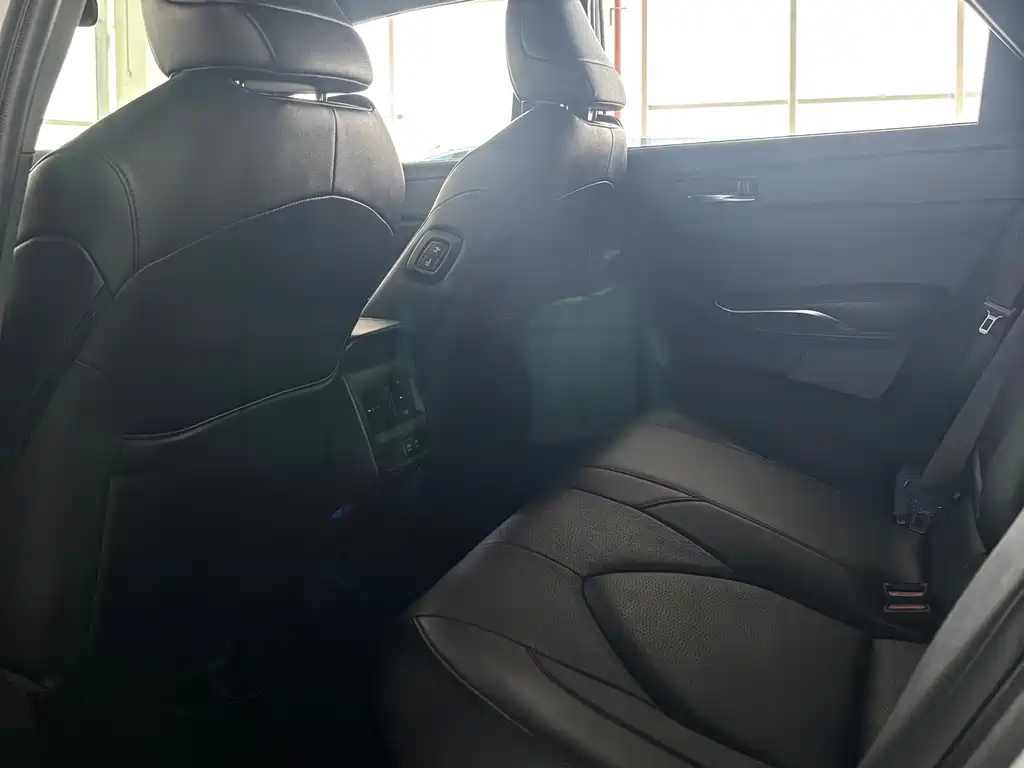 Toyota Avalon — миниатюра 8