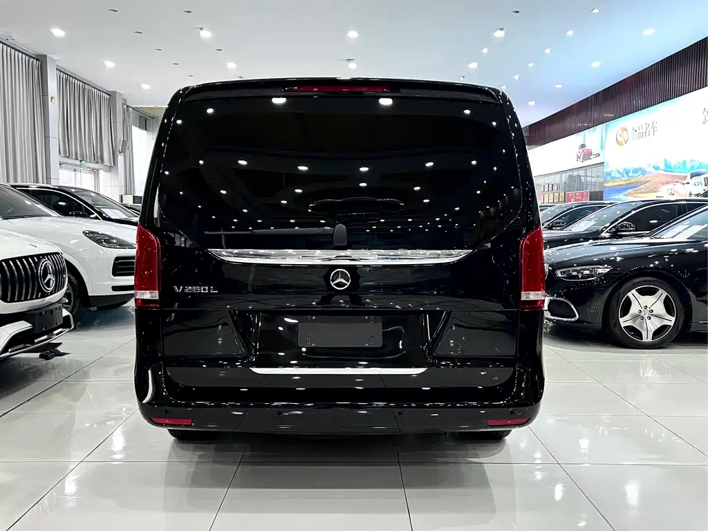 Mercedes-Benz V-Class V 2022 V 260 L Luxury