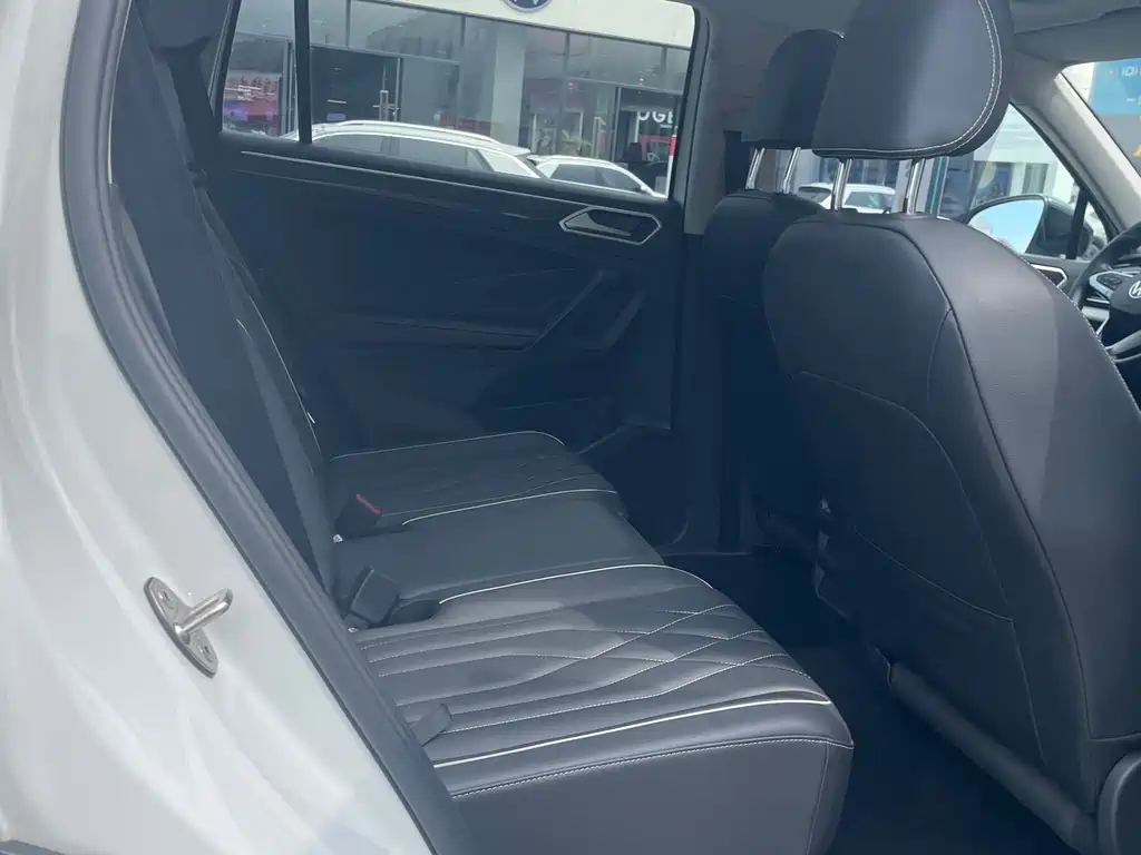 Volkswagen Tiguan L — миниатюра 8
